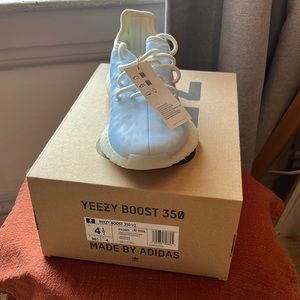 Authentic Yeezy 350 mono ice